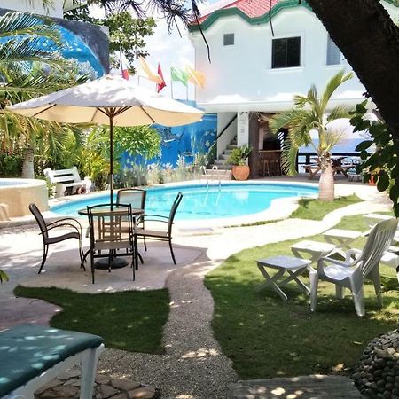 Love'S Beach & Dive Resort Моалбоал Экстерьер фото