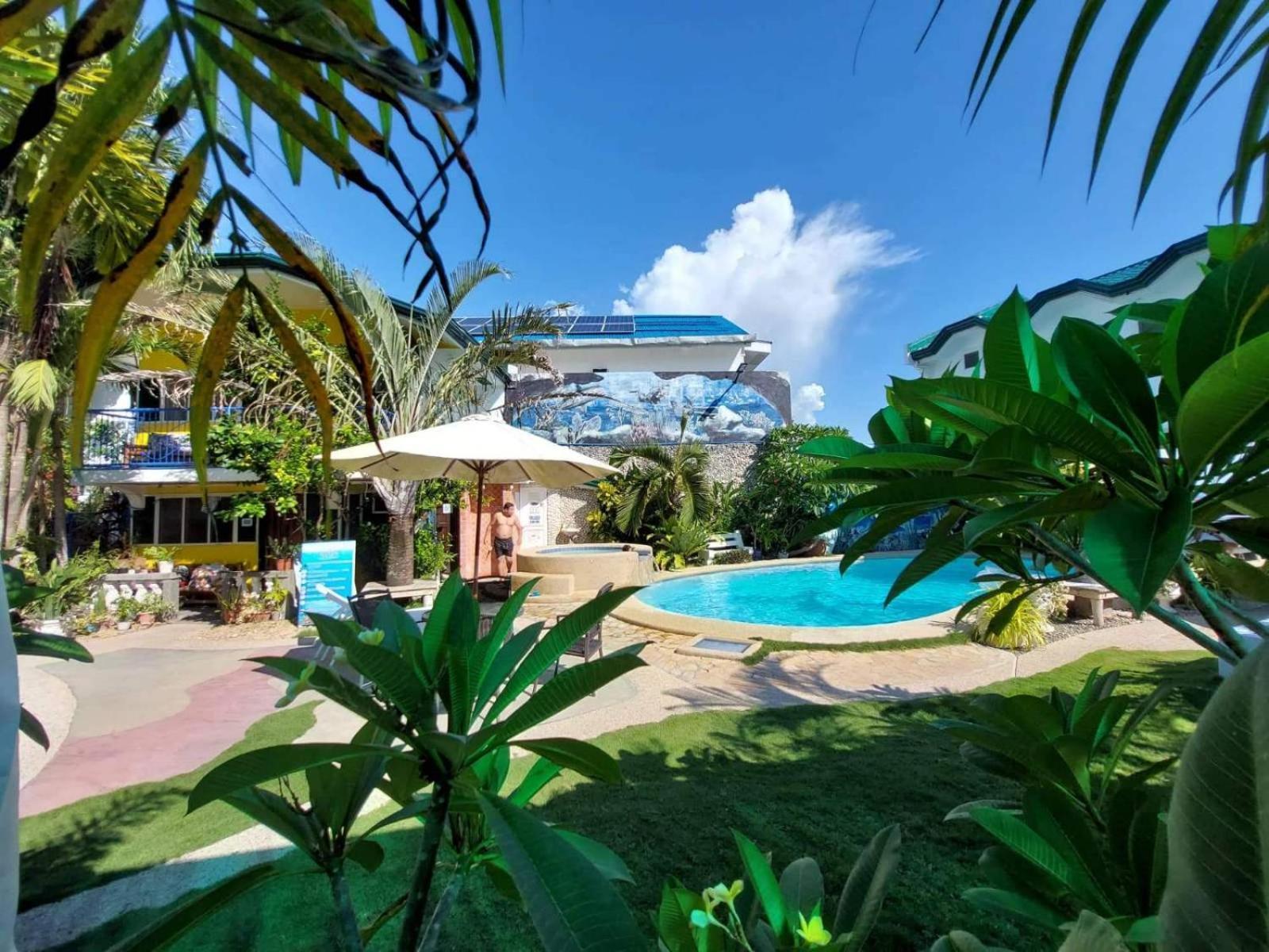Love'S Beach & Dive Resort Моалбоал Экстерьер фото