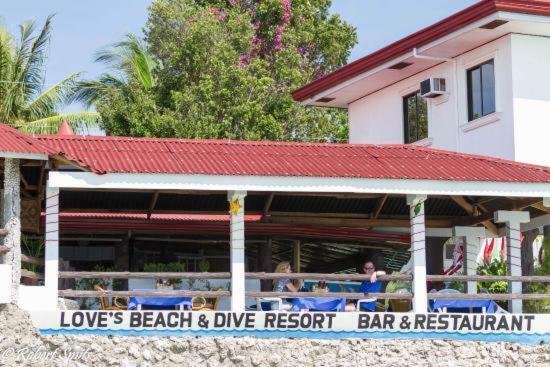 Love'S Beach & Dive Resort Моалбоал Экстерьер фото
