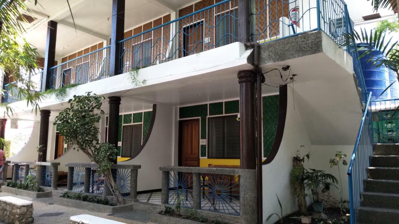 Love'S Beach & Dive Resort Моалбоал Экстерьер фото